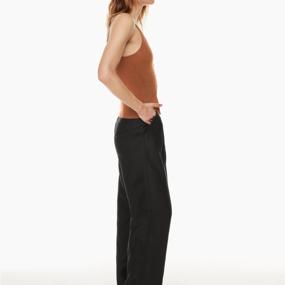 LINEN ARITZIA The Effortless Pant Linen
High-waisted, wide-leg linen pants - Picture 6 of 8
